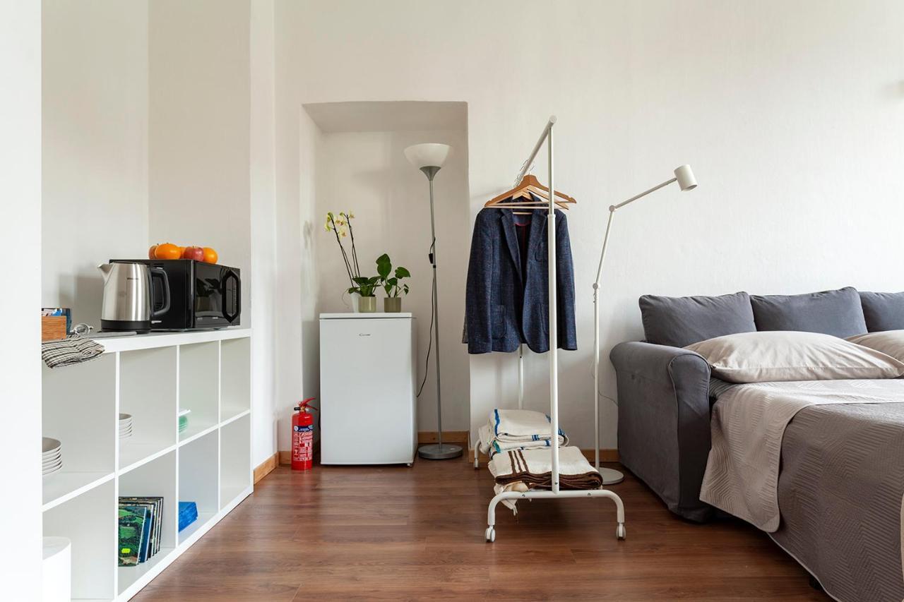 A Central Quiet Sunny Studio In แวร์บาเนีย ภายนอก รูปภาพ
